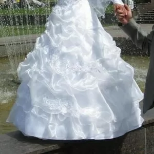 Свадебное платье,  накидка,  перчатки.